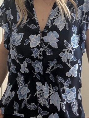 Joie Crisbell Floral Print Henley Silk V-Neck Top Midnight
